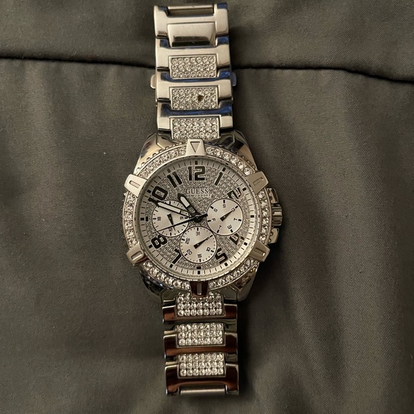 Guess Men’s Watch - Picture 2 of 2